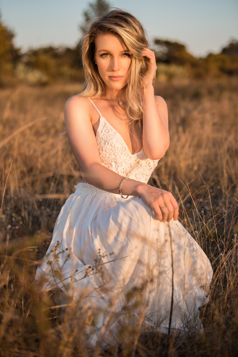 Female model photo shoot of Jessica Elizabeth by Britta Baum