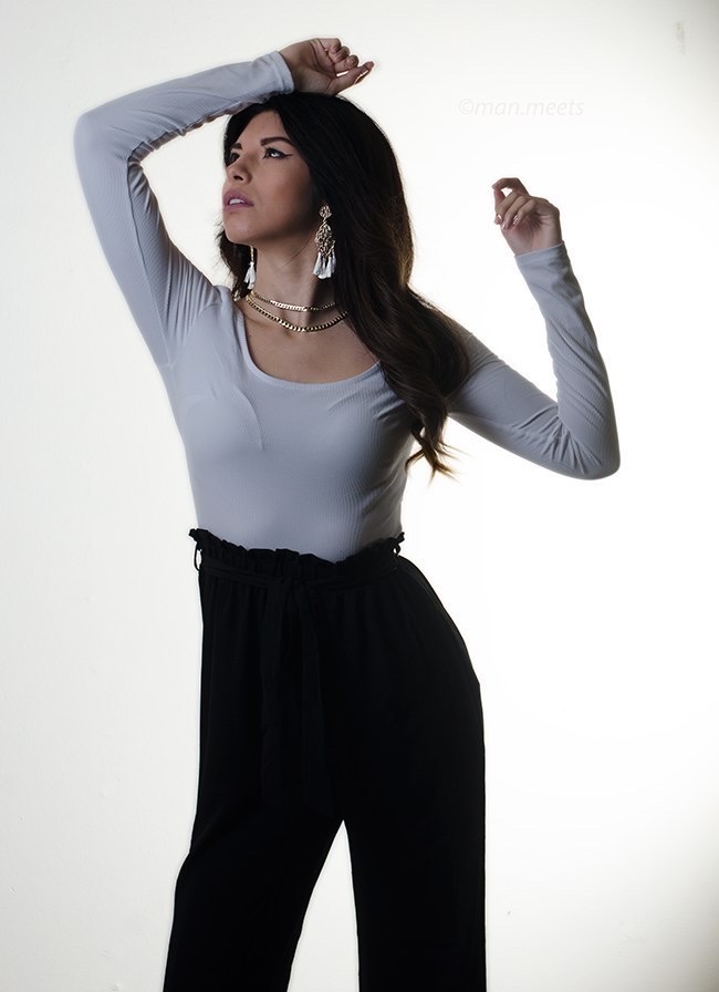 Female model photo shoot of Jazmin Pineda
