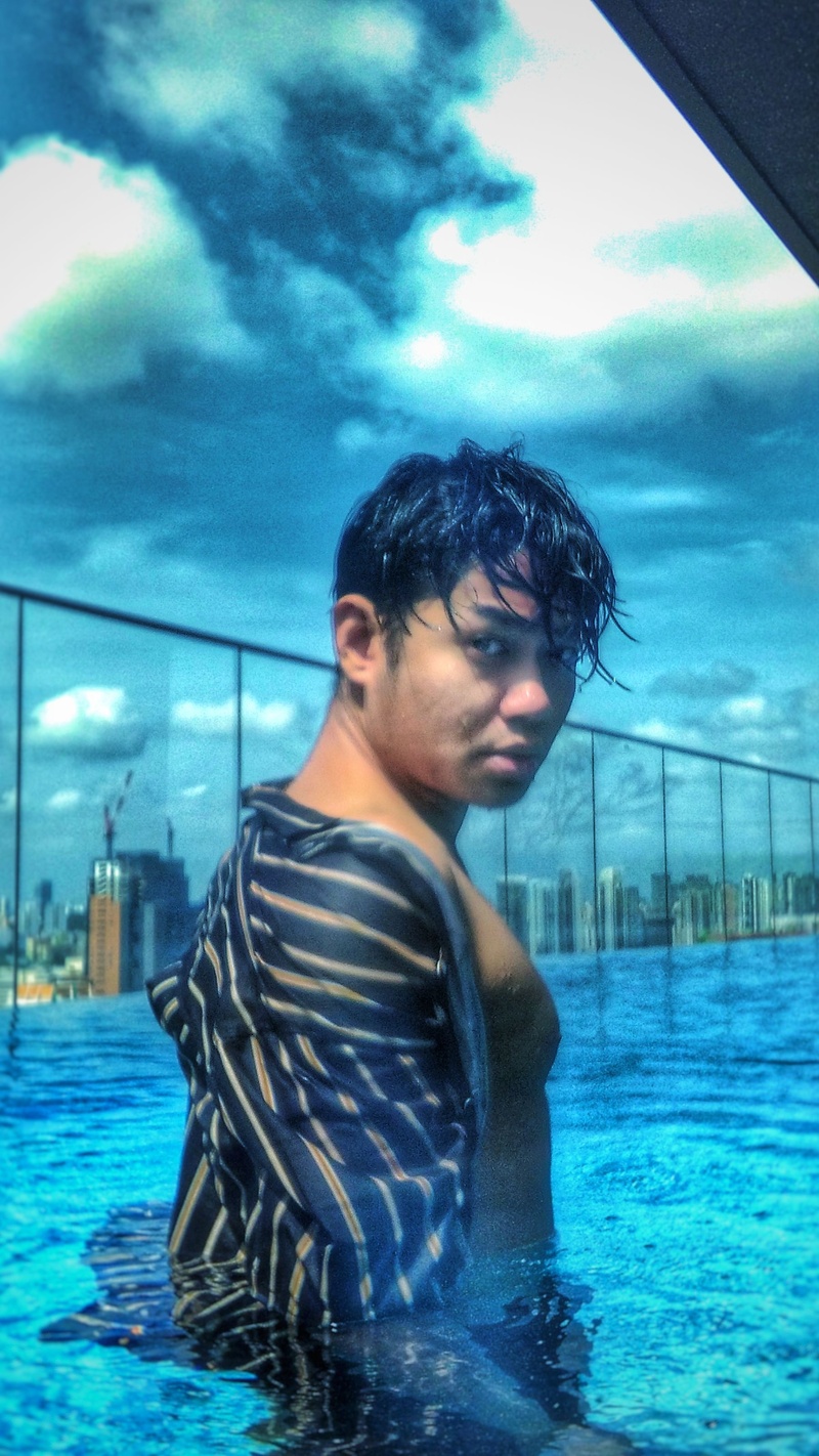 Male model photo shoot of Erry Bonch in Singapore