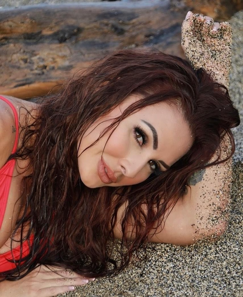 Female model photo shoot of Roxanne Mari in Big Island Hawaii