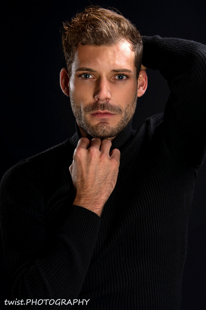Male model photo shoot of Jan Maik Baumann