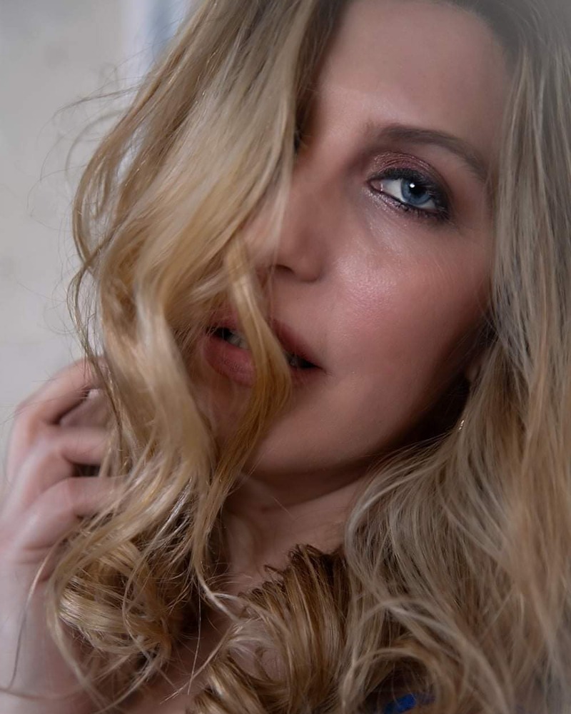 Female model photo shoot of jadewhittaker