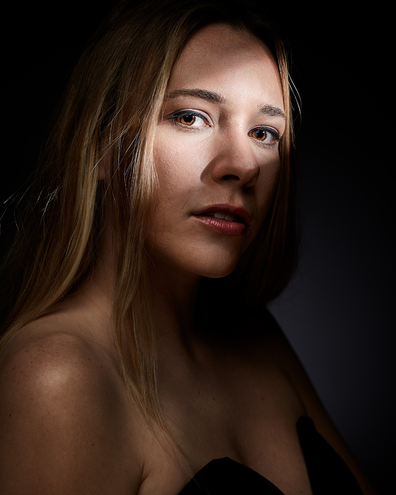 Female model photo shoot of AlyssaVibes by edsger