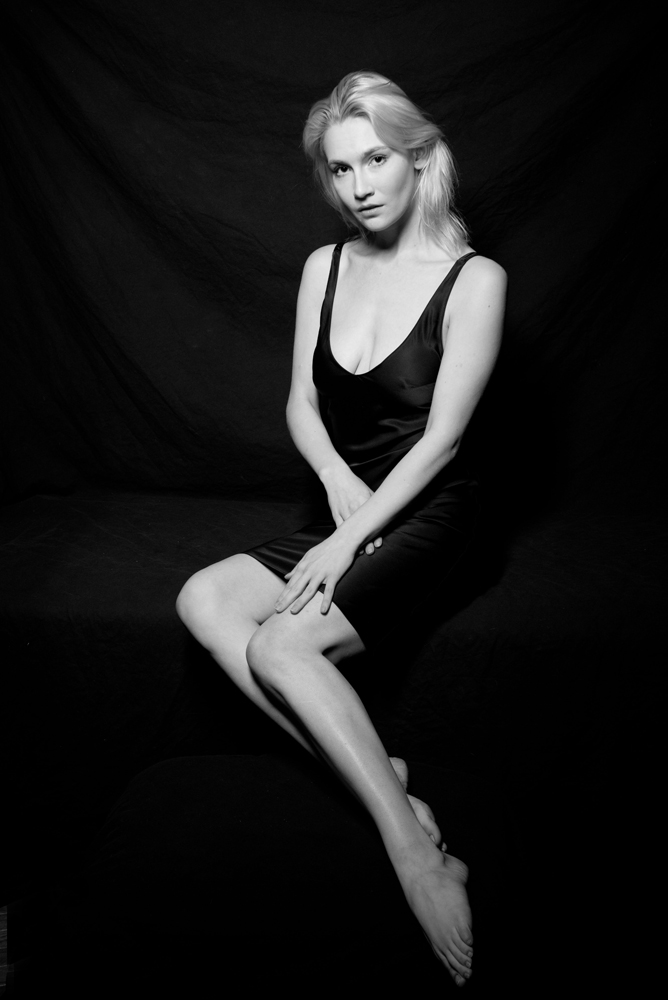Female model photo shoot of Buzzy Photography