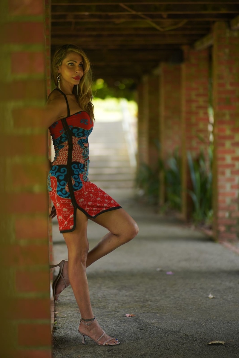 Female model photo shoot of Vikie D in Botanic Gardens