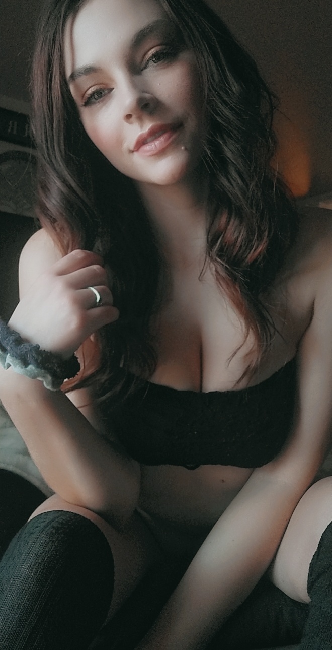 Female model photo shoot of Samantha L Young
