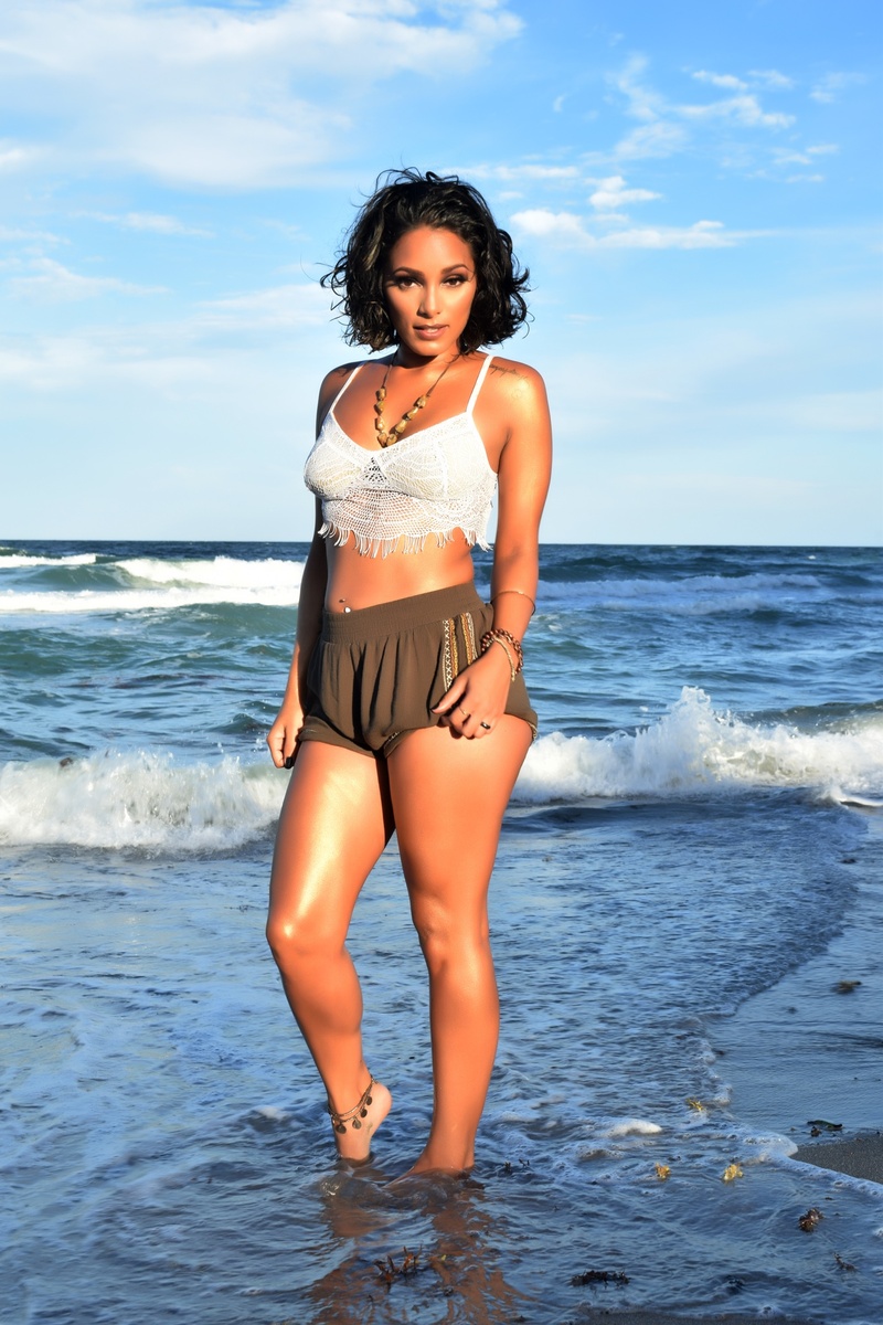 Female model photo shoot of Miriambuchmua in Miami, FL