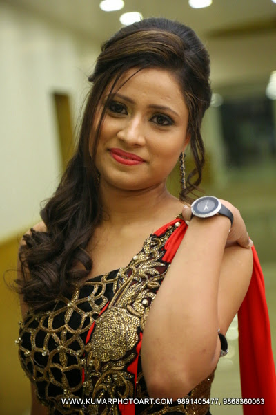 Female model photo shoot of Nish Sharma