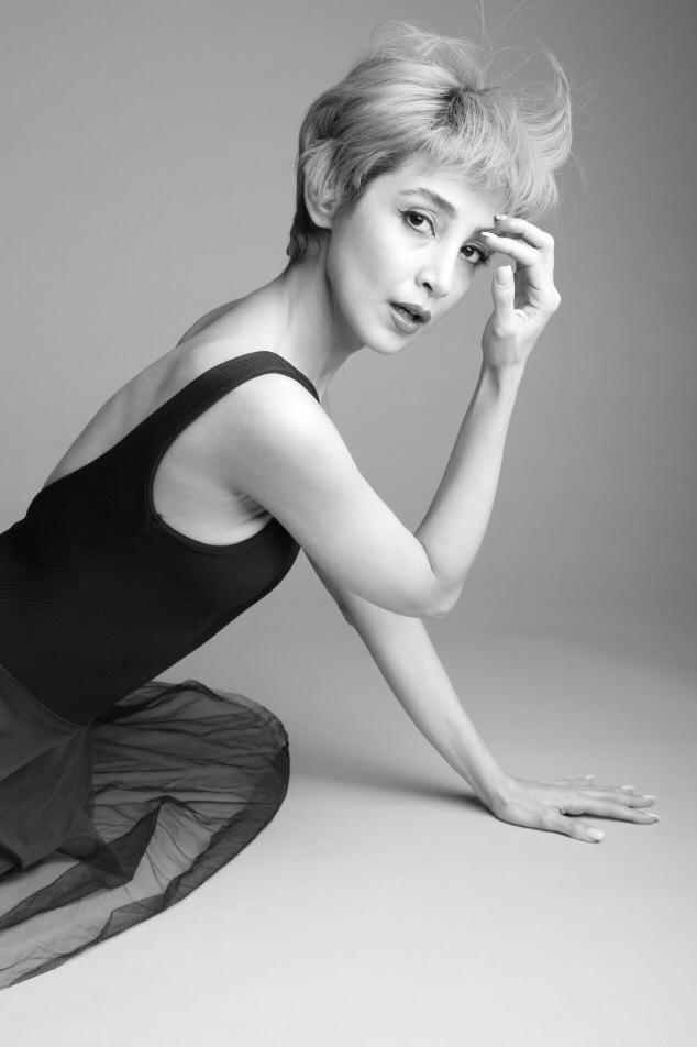 Female model photo shoot of Marylarina