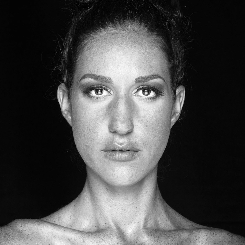 Female model photo shoot of helenasimon