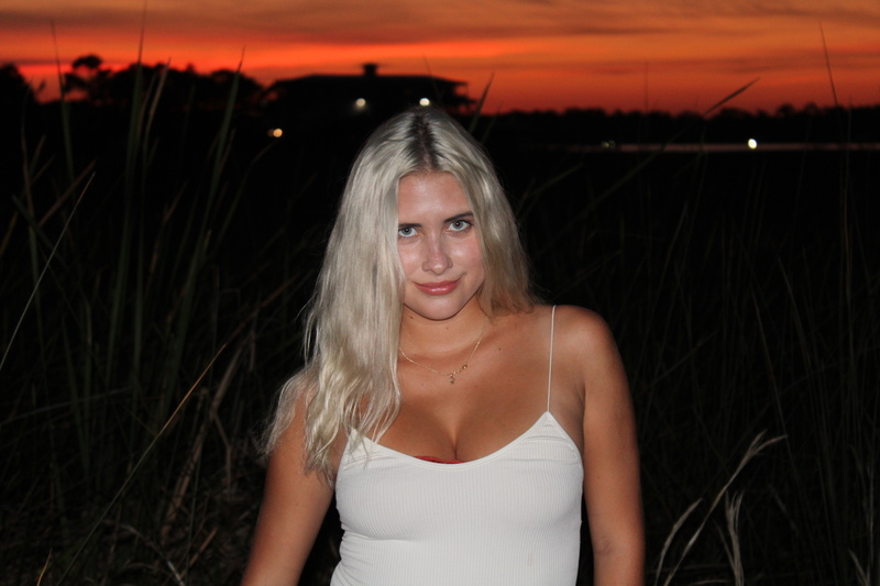 Female model photo shoot of jillianbaileyy in Gulf Shore, Al