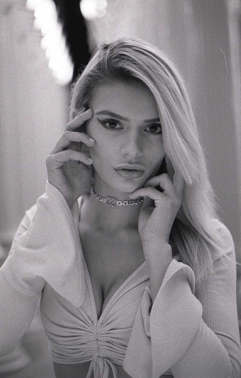 Female model photo shoot of MinaBednarczyk