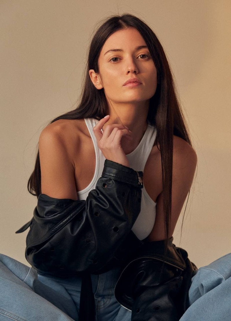 Female model photo shoot of Negrya Valeria