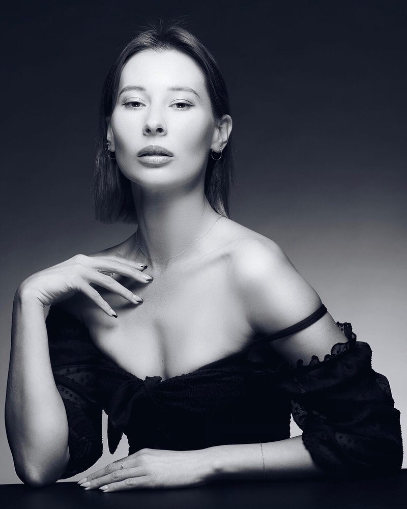 Female model photo shoot of Iamwildiamond by edsger