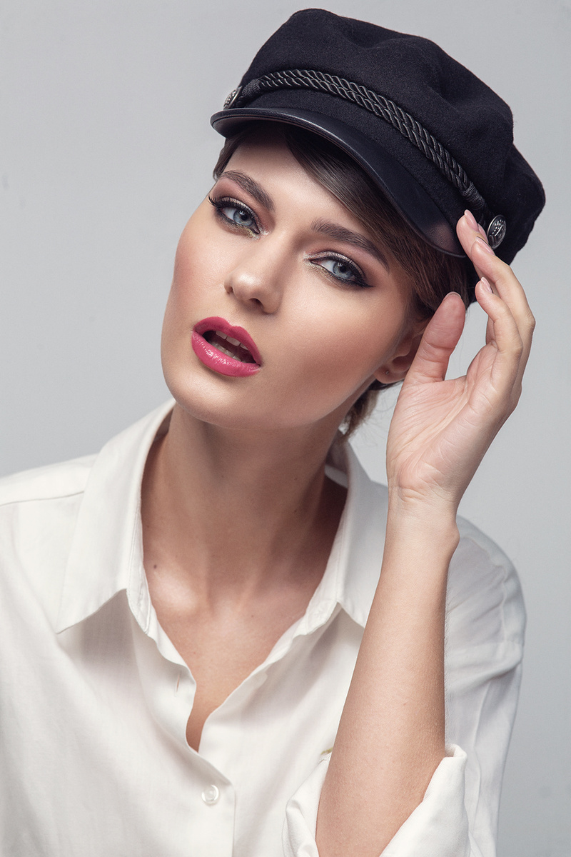 Female model photo shoot of Natalia by Smoshkov