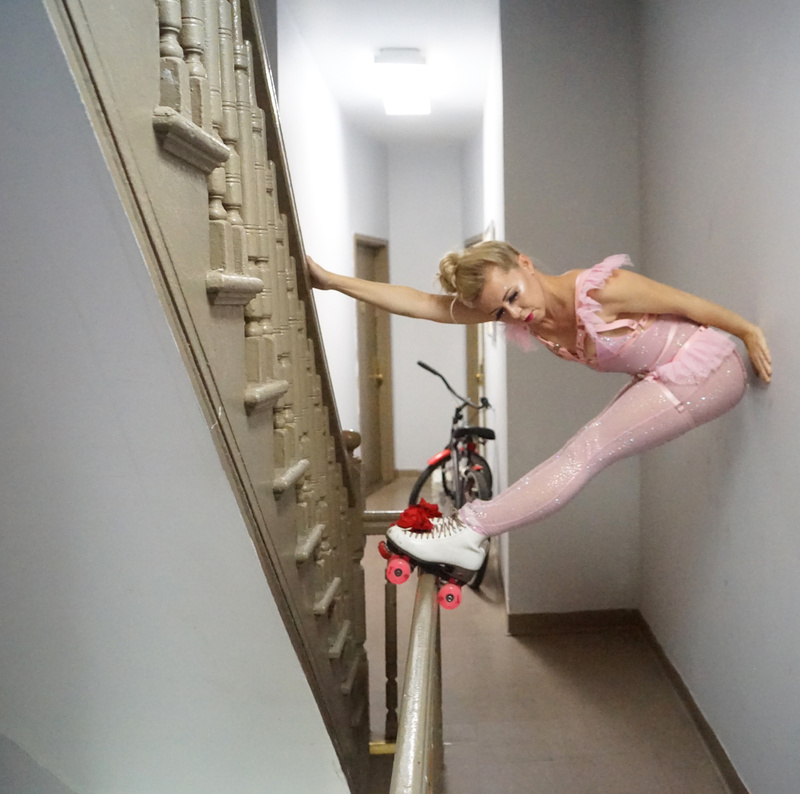 Female model photo shoot of RollerBoogie
