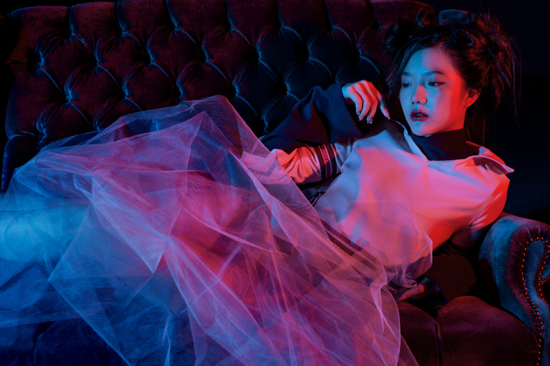 Female model photo shoot of Yila Dong