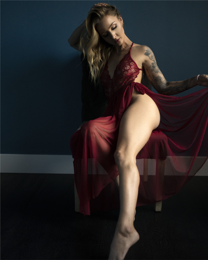 Female model photo shoot of _____taylor by jlara32 in Los Angeles