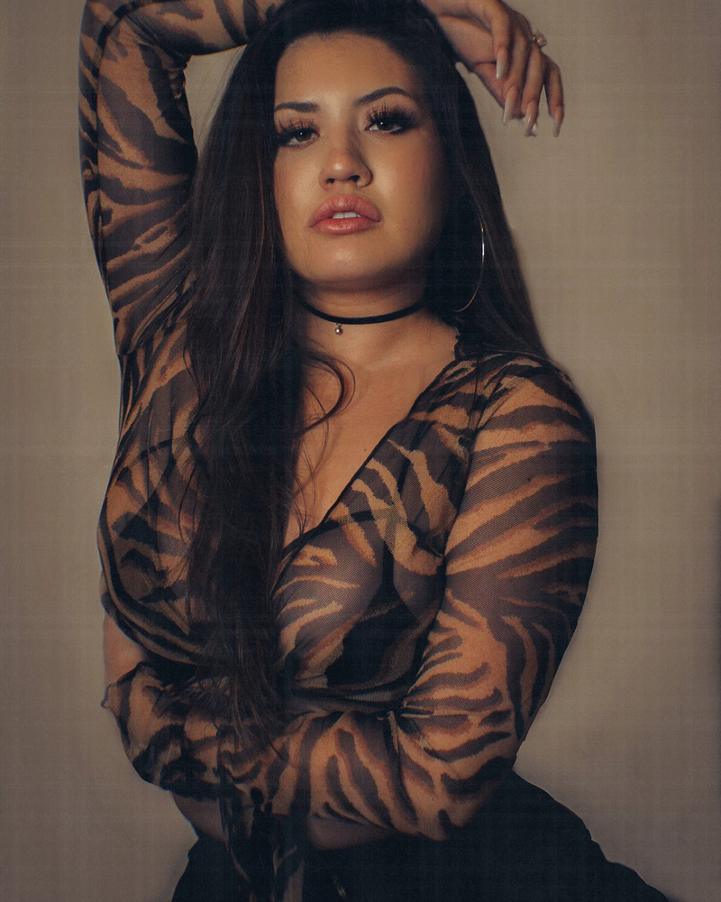 Female model photo shoot of Gabriella_alise in Mesquite TX