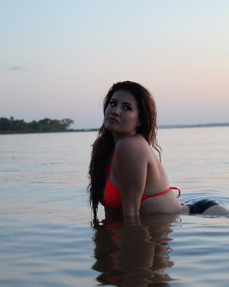 Female model photo shoot of Gabriella_alise in Lake Texoma