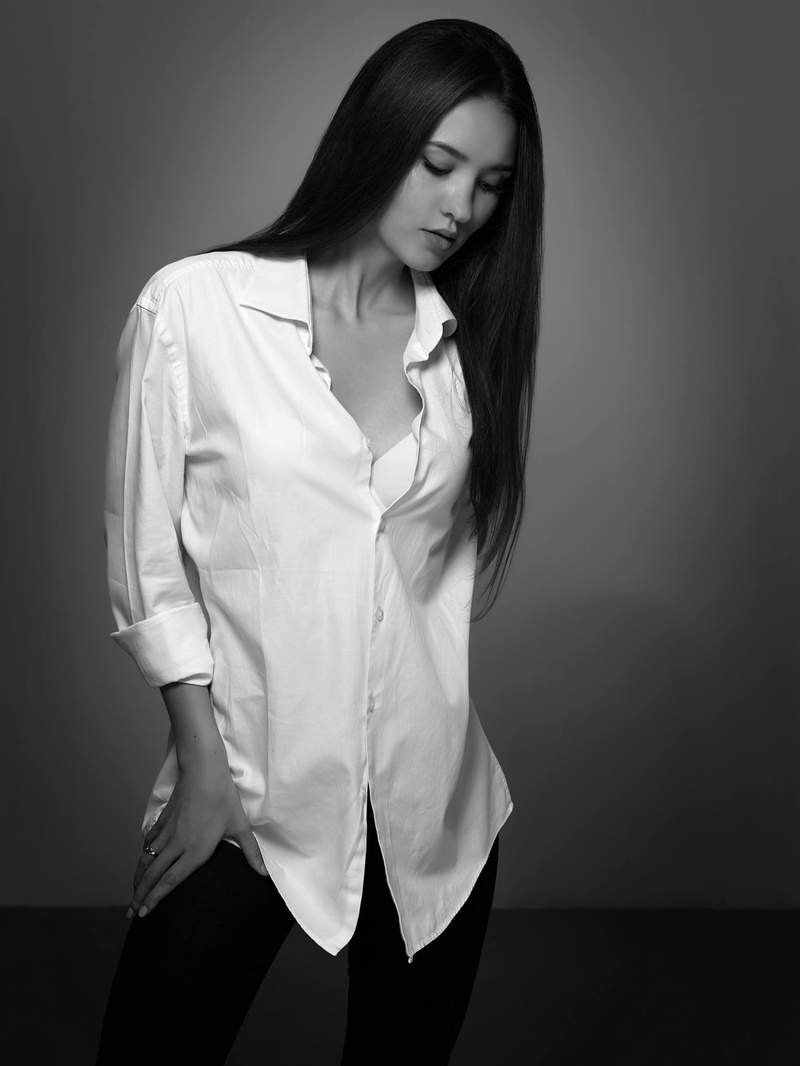 Female model photo shoot of Dominyka Chenk in Dubai, United Arab Emirates