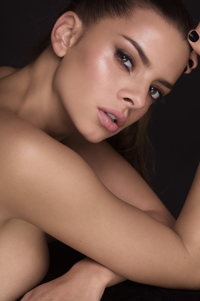 Female model photo shoot of Natalie Petrovskaja