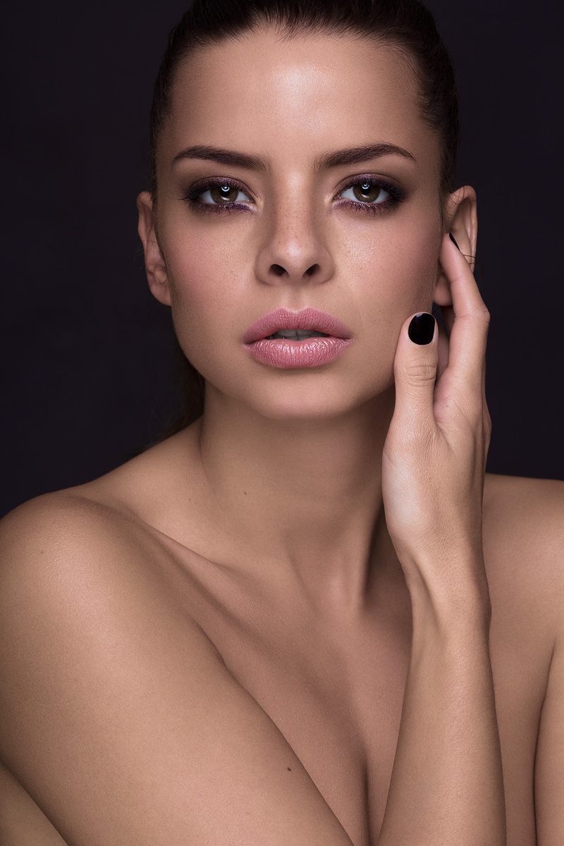 Female model photo shoot of Natalie Petrovskaja