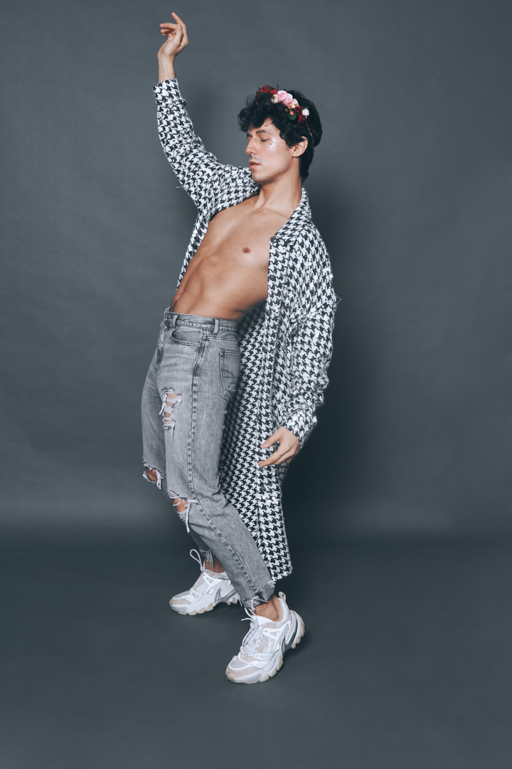 Male model photo shoot of Matthu Jewell in Toronto
