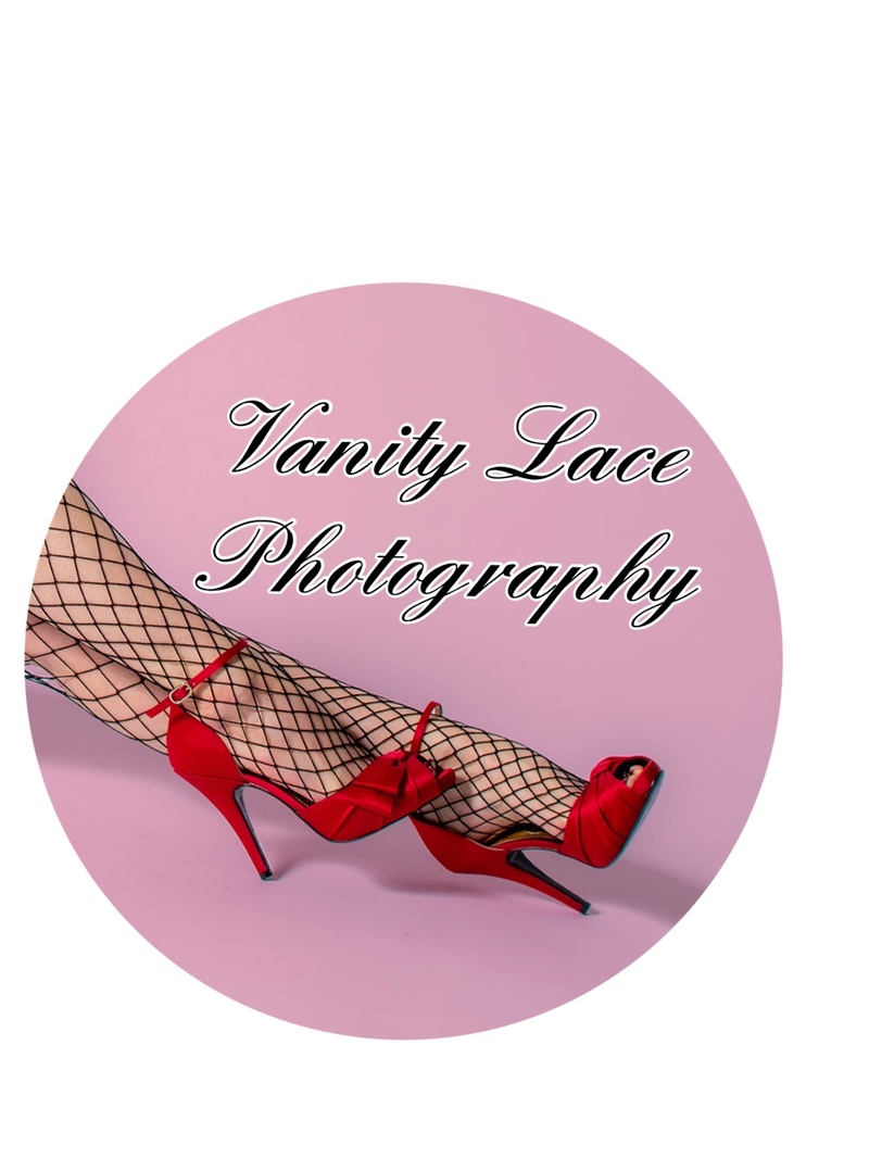 Female model photo shoot of Vanity Lace Photography