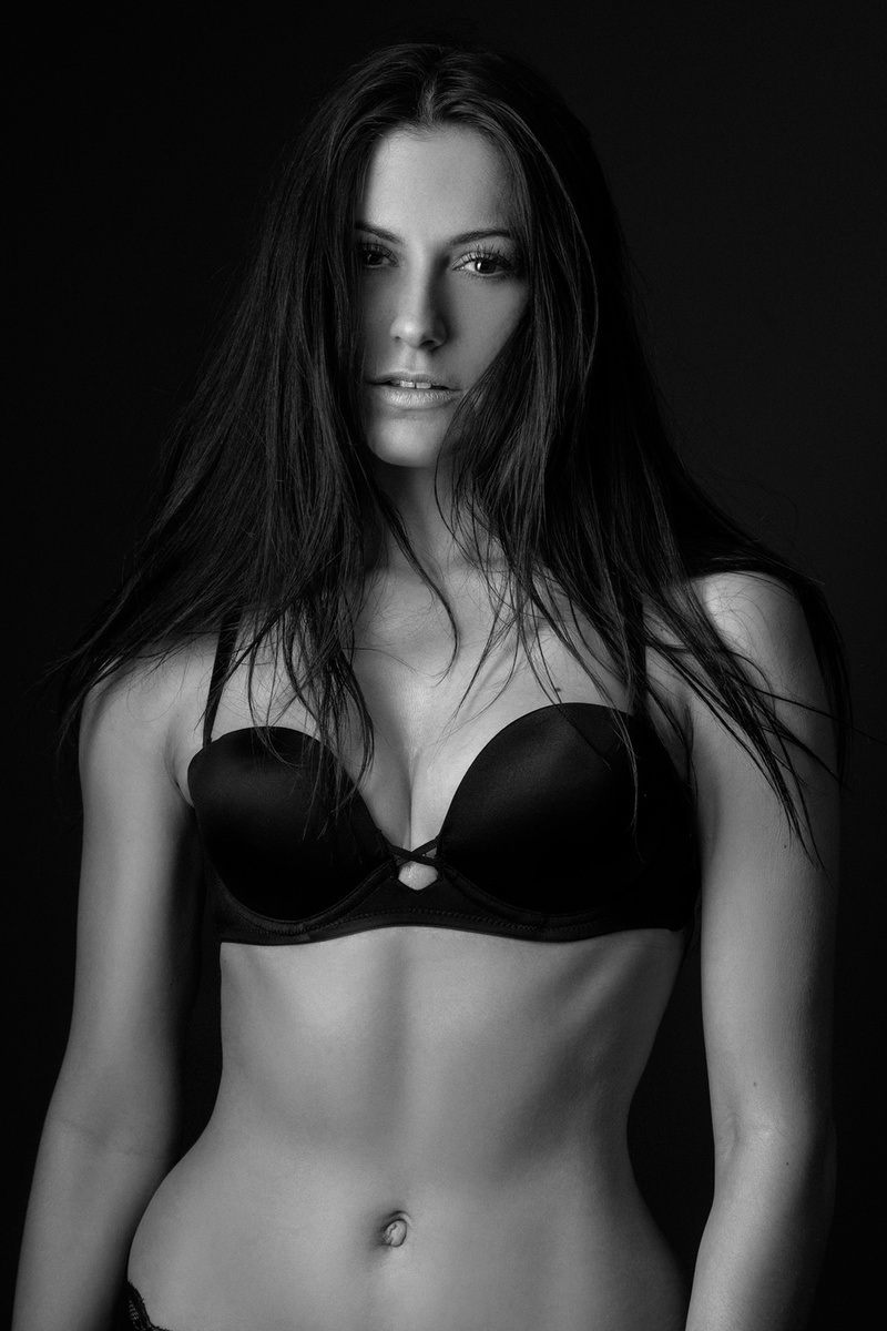 Female model photo shoot of RebeccaPerryModel