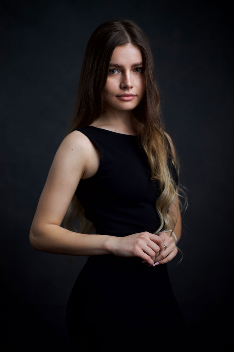 Female model photo shoot of kateyelkovan in © 2019 KATE YELKOVAN - ALL RIGHTS RESERVED.