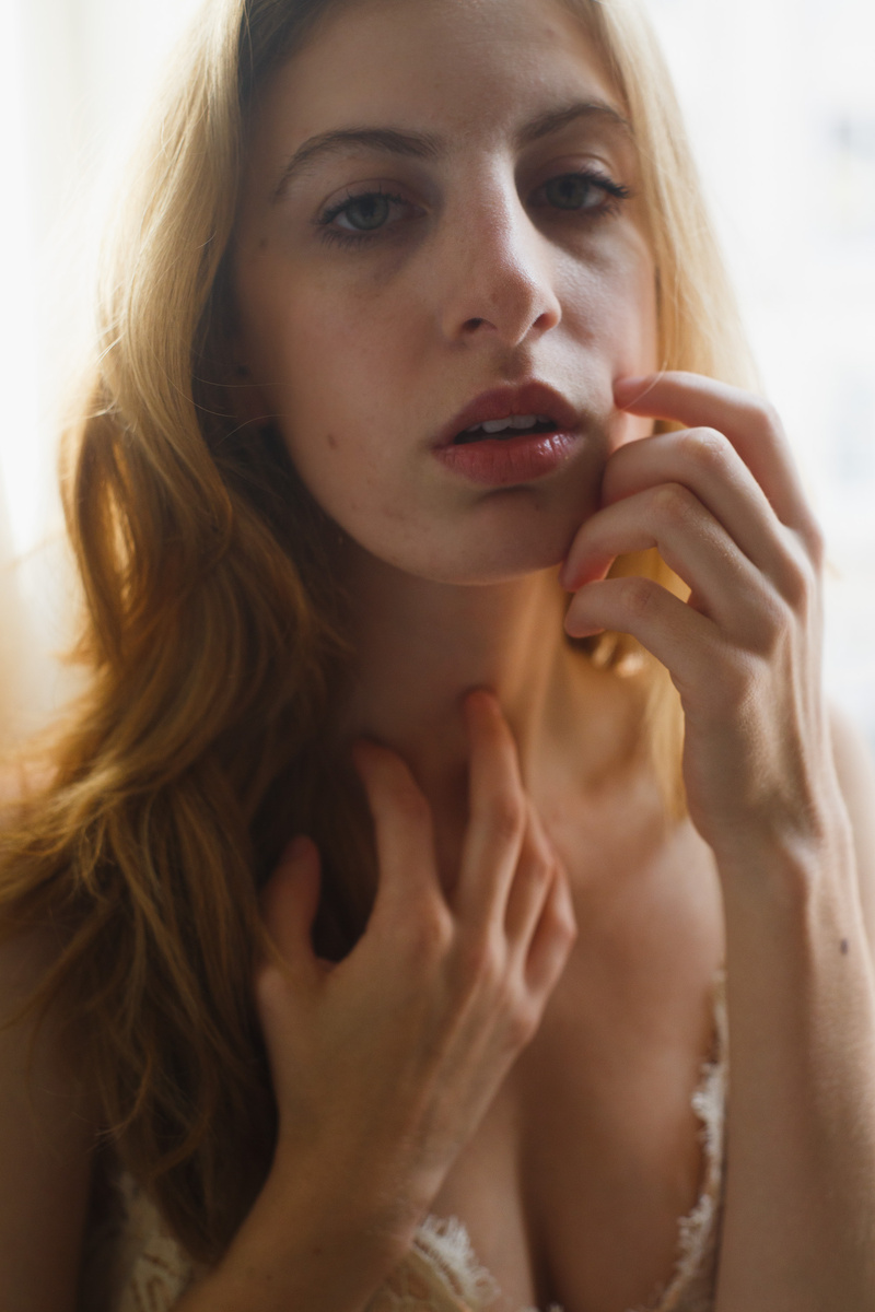 Female model photo shoot of klueke