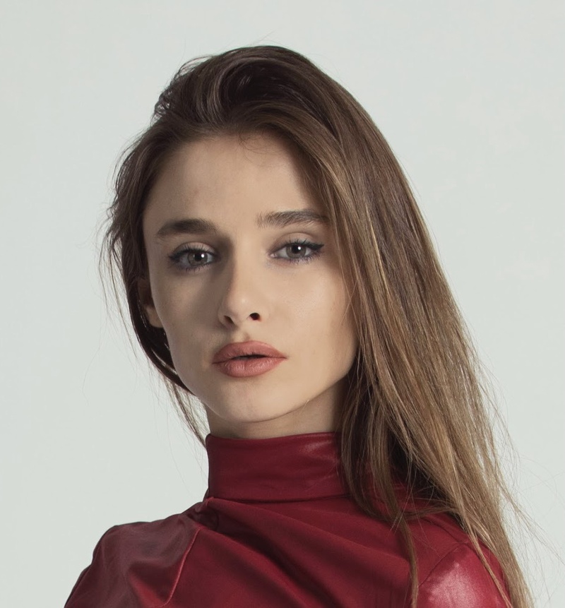 Female model photo shoot of Karina Barracuda