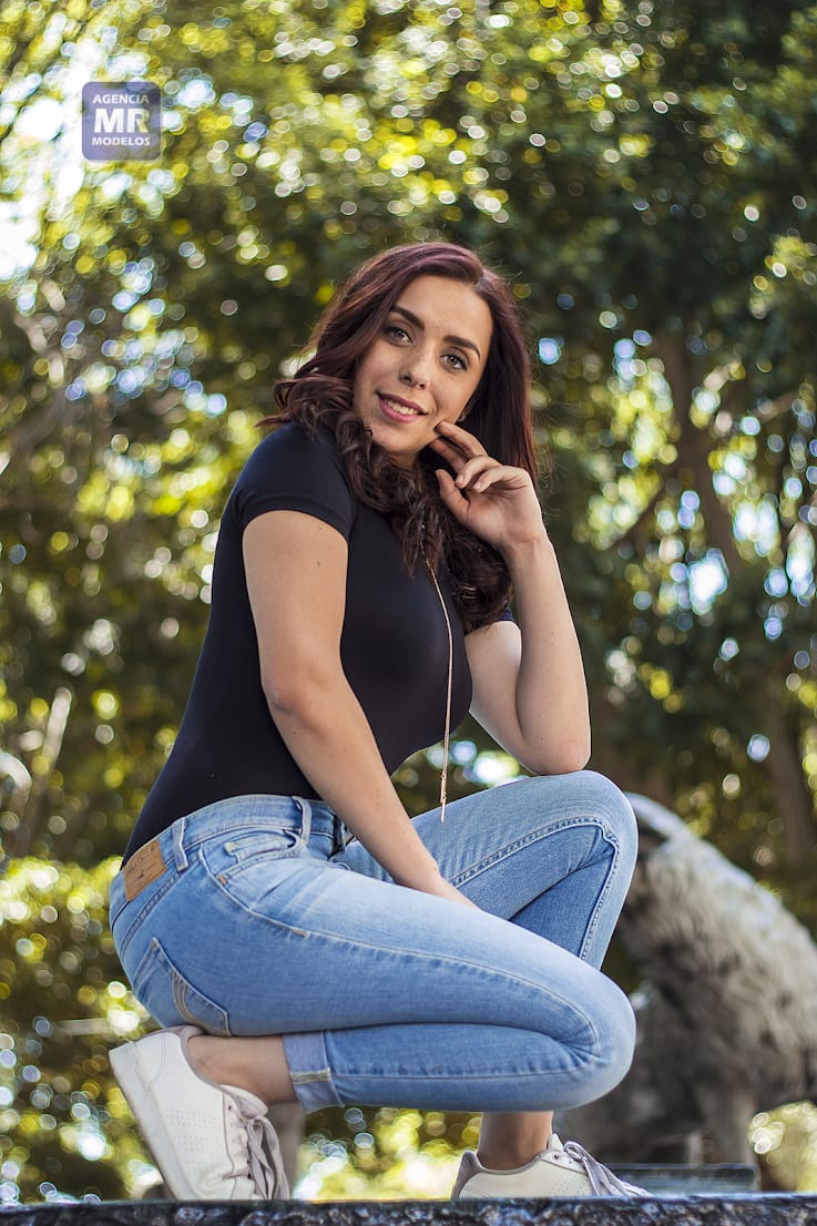 Female model photo shoot of Fer Espinoza