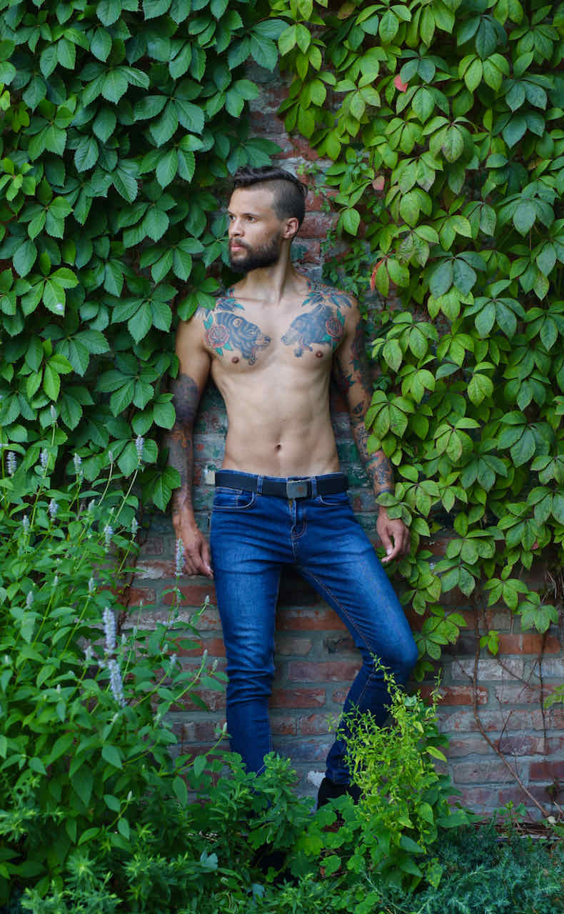 Male model photo shoot of Cinco991