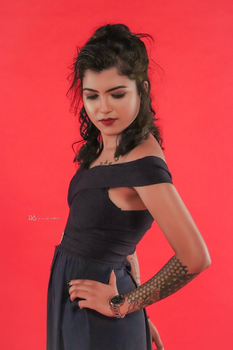 Female model photo shoot of Rana Das