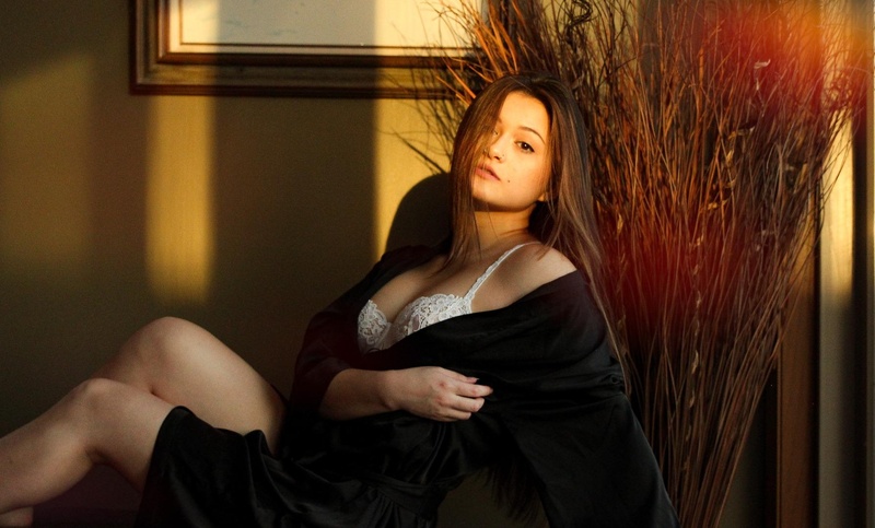 Female model photo shoot of ornange