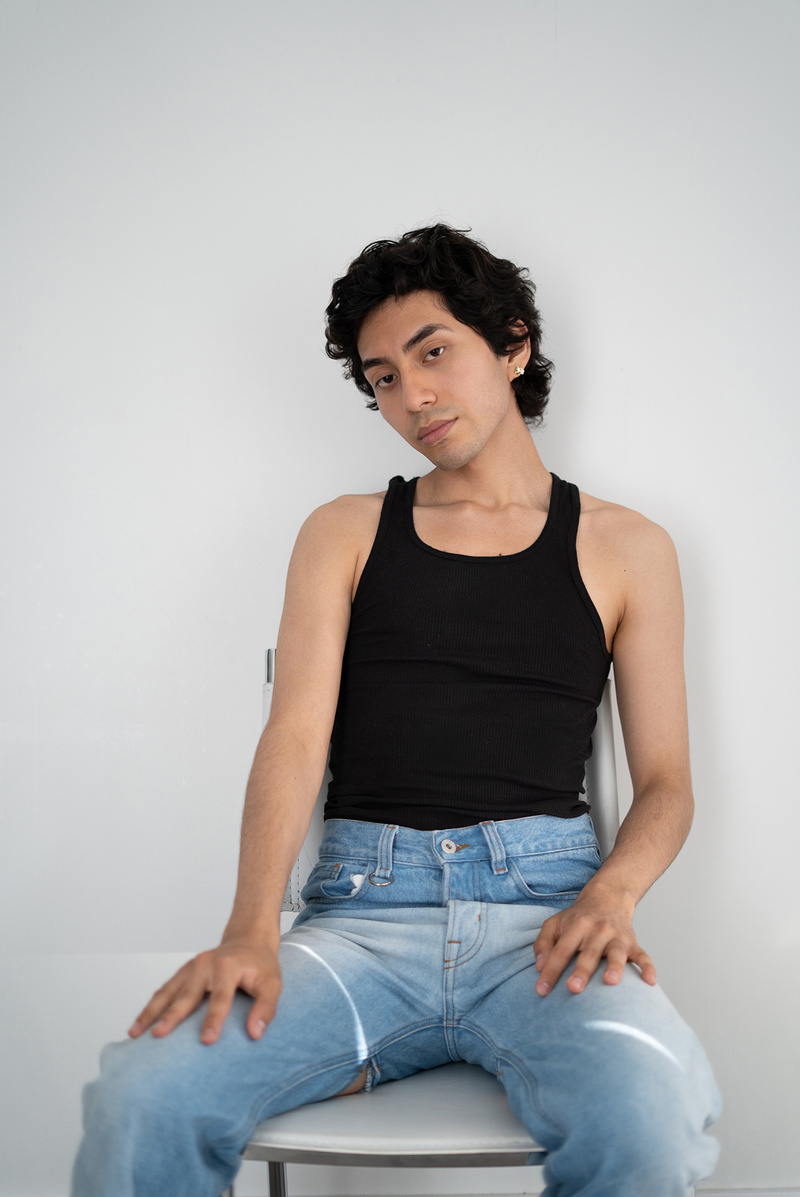 Male model photo shoot of AlexGuevara