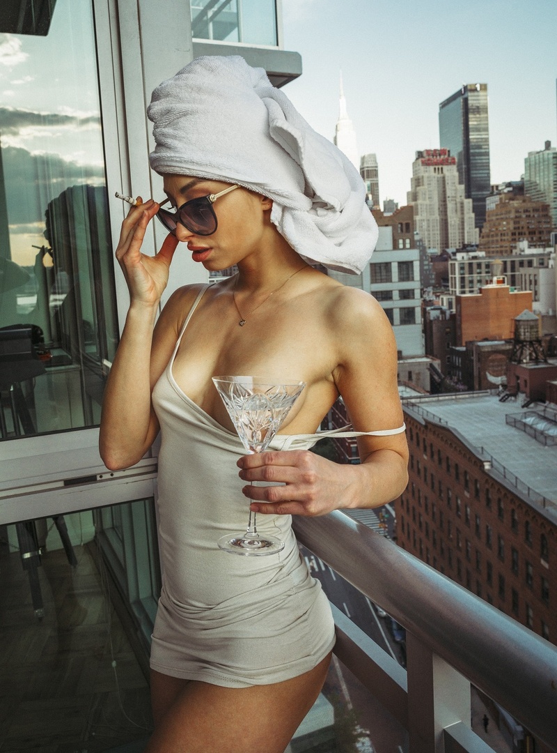 Female model photo shoot of Lasha_pl in New York