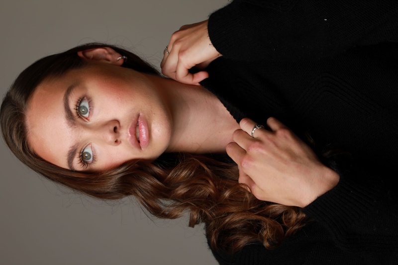 Female model photo shoot of Megan Finn