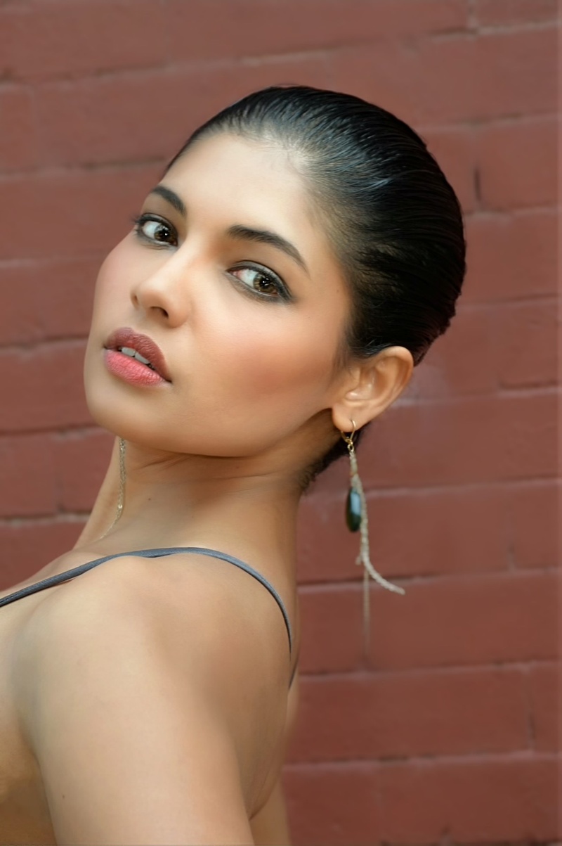 Female model photo shoot of Sheetal Deo