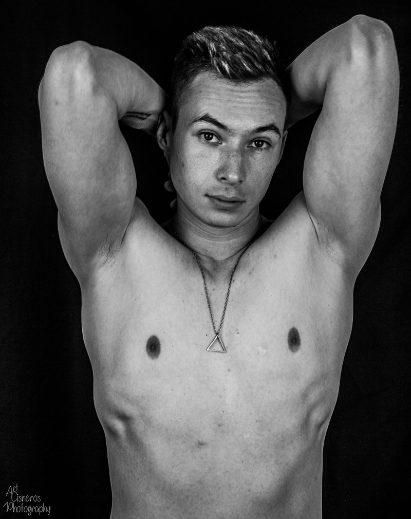 Male model photo shoot of Willi Gardner