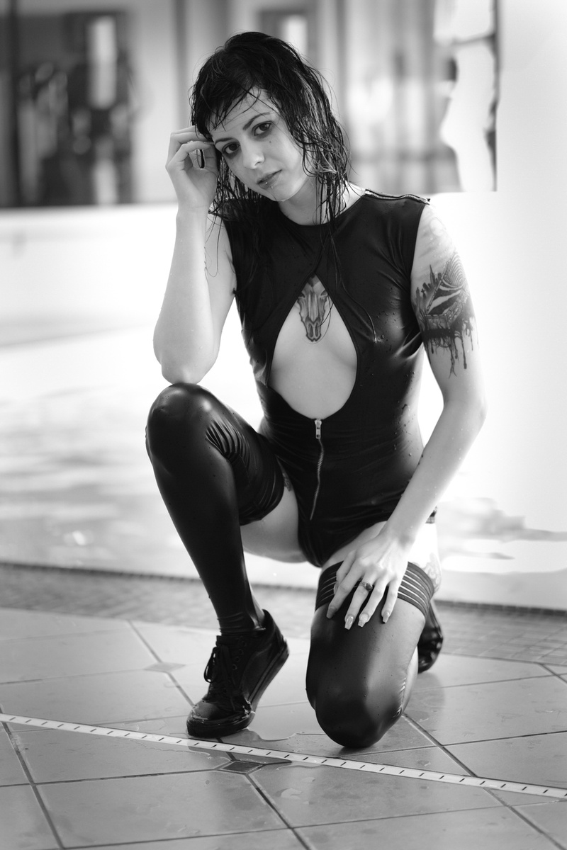 Female model photo shoot of Larzstord