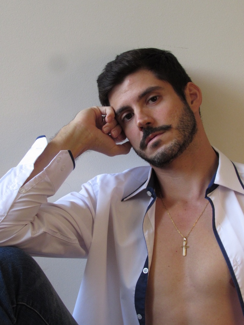 Male model photo shoot of Tarik Juliani