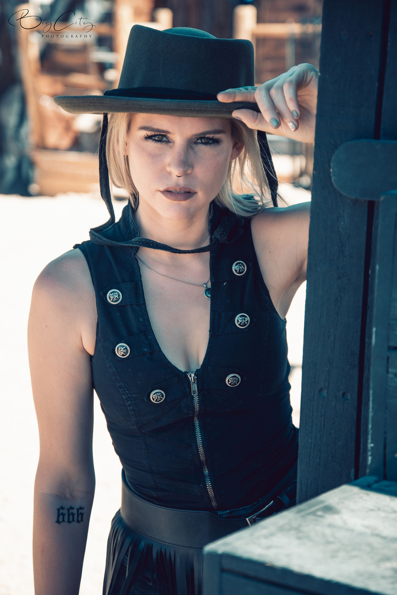 Female model photo shoot of Shawna VanSomething