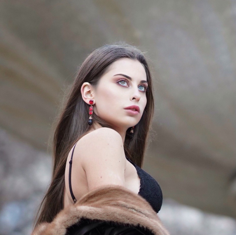 Female model photo shoot of Anastasia98 in New York