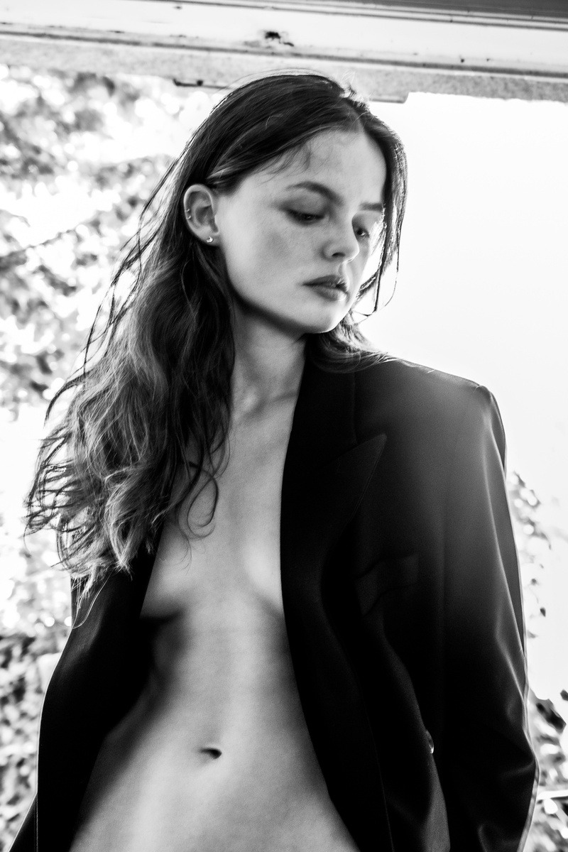 Female model photo shoot of Febe Meijnen