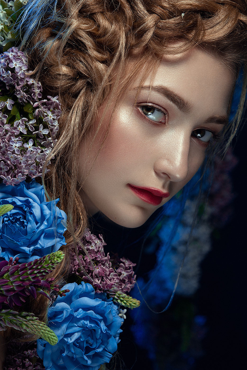 Female model photo shoot of Alexandra Pachkovskaya