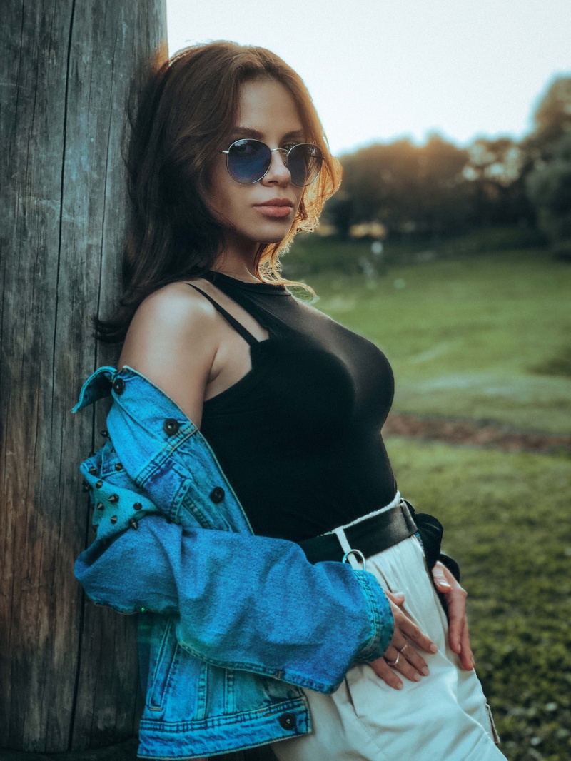 Female model photo shoot of Julia Romanova