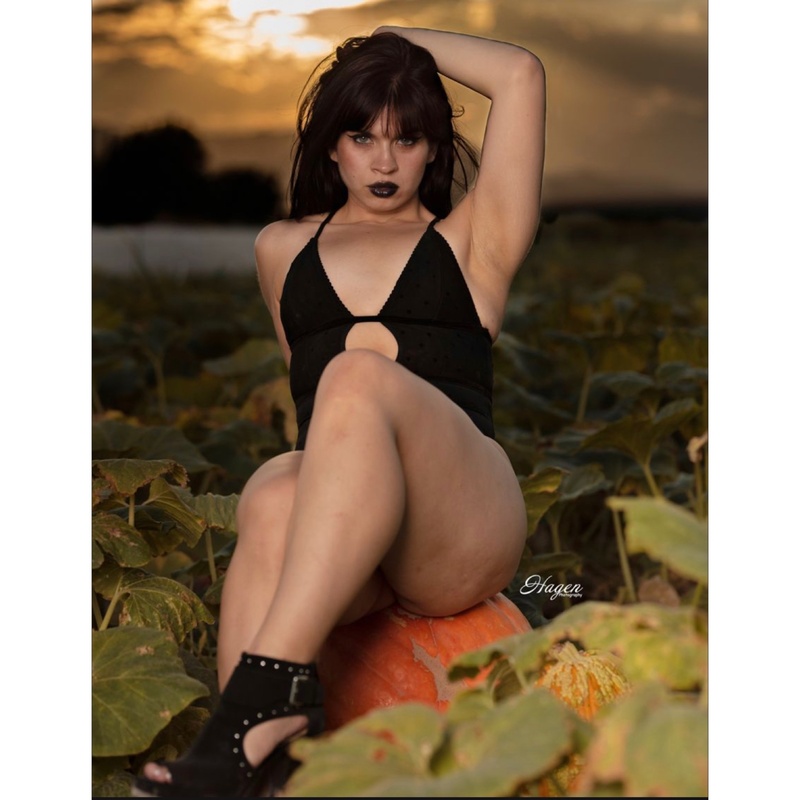 Female model photo shoot of Miss_gigi in Gilcrease Orchard